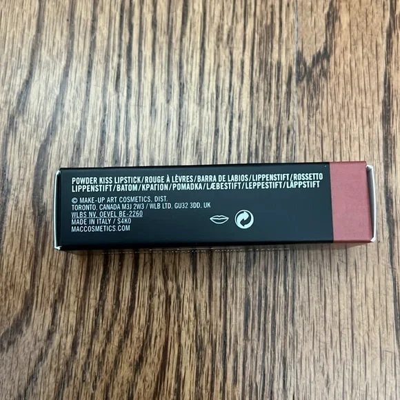 MAC POWDER KISS LIPSTICK DEVOTED TO CHILI - Picture 3 of 6